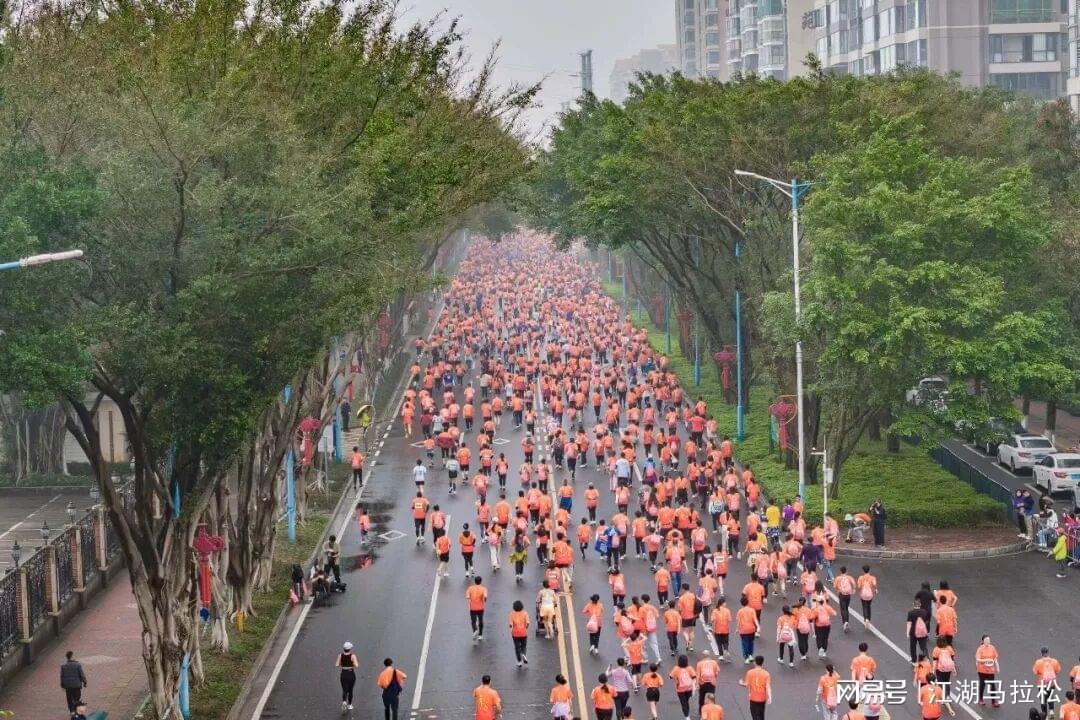 爱游戏官网-年年嚷嚷马拉松期间酒店涨价，为什么就管不住呢