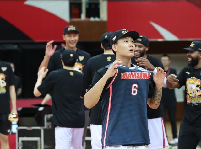 爱游戏体育-为马尚而战，为阿联而战！11冠背后是沉甸甸的承诺